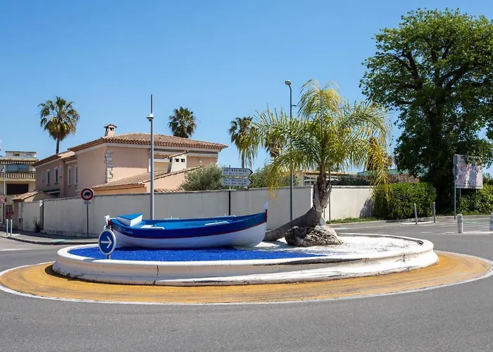 Apartment Le Tivoli By Interhome Villeneuve-Loubet